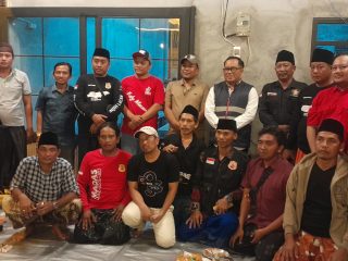 PERTEMUAN RUTIN BULANAN MADAS SEDARAH DPAC KENJERAN YG DIPIMPIN PBK MISLAN SELAKU KETUA MADAS SEDARAH DPAC KENJERAN YG DIHADRIH OLEH BPK LURAH BULAK BANTENG