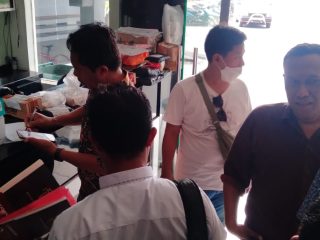 FAAm Galar Aksi Di Depan Polrestabes Surabaya,