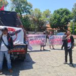 Dugaan Pelanggaran Oknum Guru SMAN 19 Surabaya, Massa Demo Dindik Jatim Tuntut Sanksi Tegas