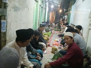 Penuh Haru dan Khidmat, Keluarga Besar Abie Samsudin Gelar Yasin dan Tahlil Peringati Dua Tahun Wafatnya Almarhumah Ibu Sunarsih