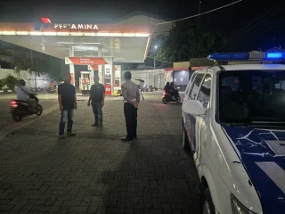 Pastikan Stok Aman dan Kondusif, Polsek Kenjeran Gelar Pengecekan Rutin di SPBU Kedung Cowek